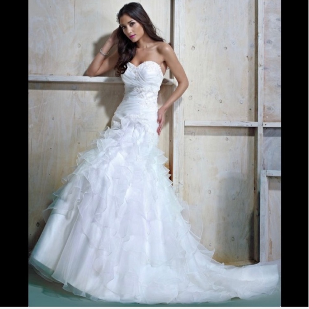 NEW Ella Rosa BE162 wedding dress sz 4